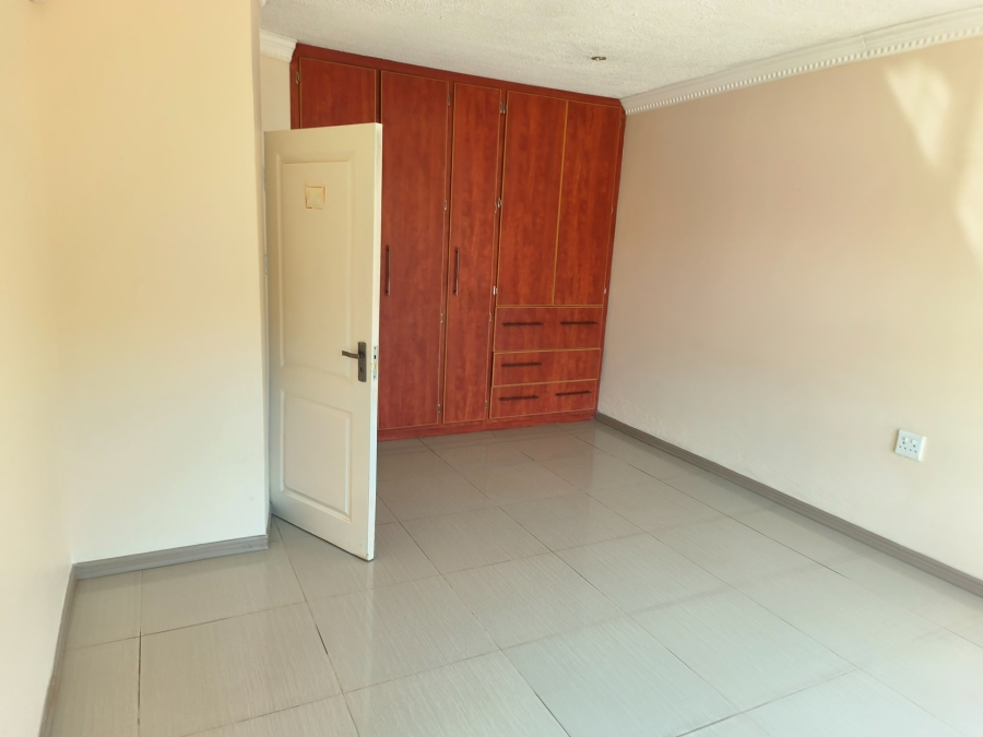 To Let 2 Bedroom Property for Rent in Promosa North West
